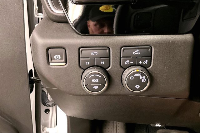 Used 2025 Chevrolet Silverado 1500 LT AWD/4WD image 39