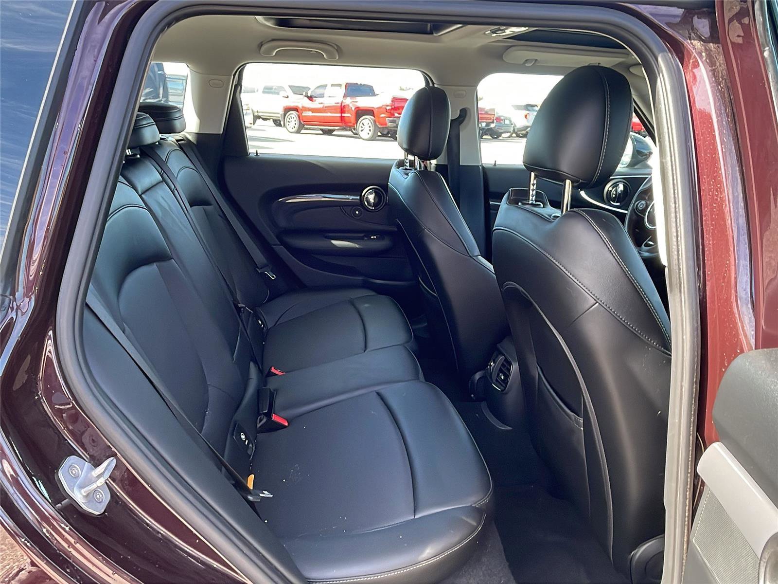 Used 2019 MINI Cooper Clubman S image 16