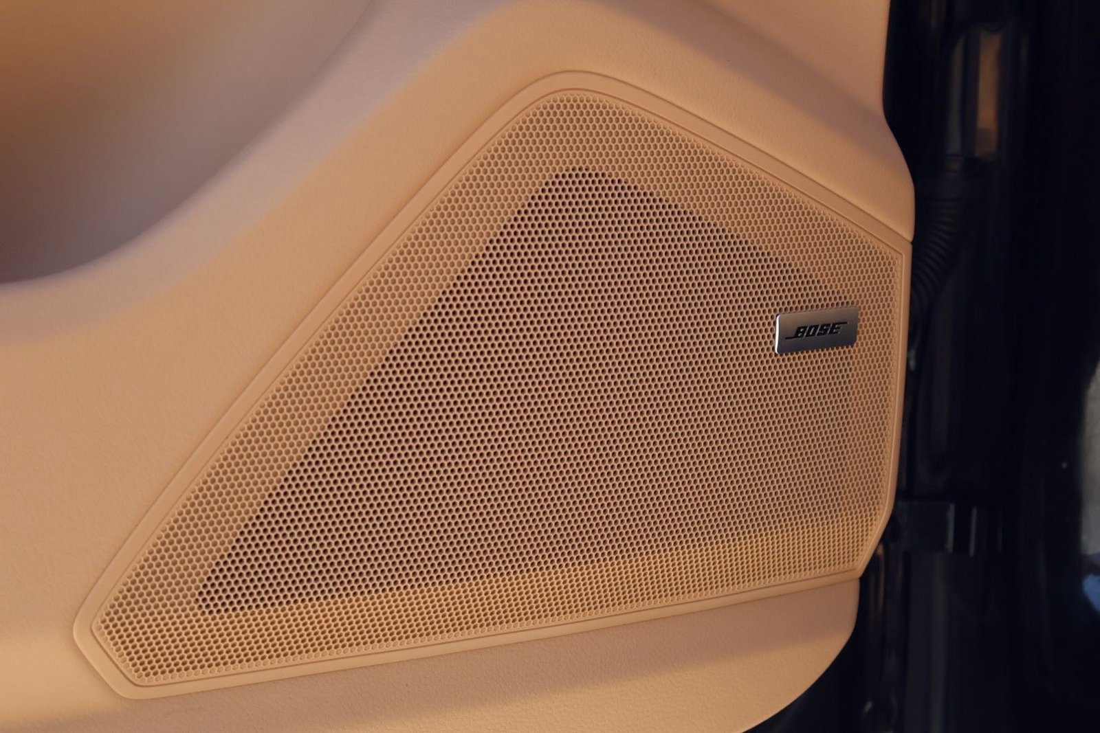 Certified 2023 Porsche Cayenne Platinum Edition image 14