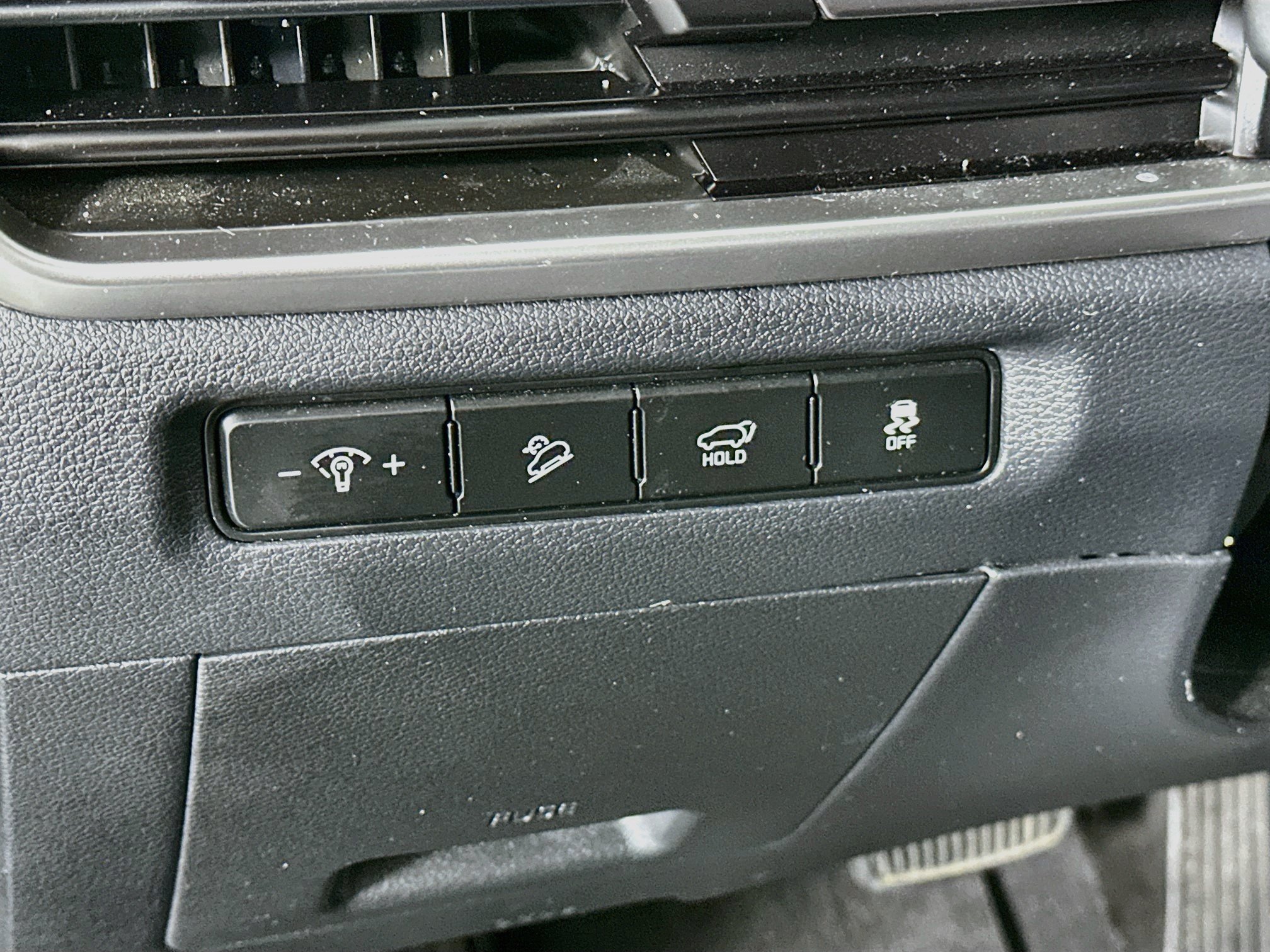Used 2025 Kia Telluride S FWD image 17