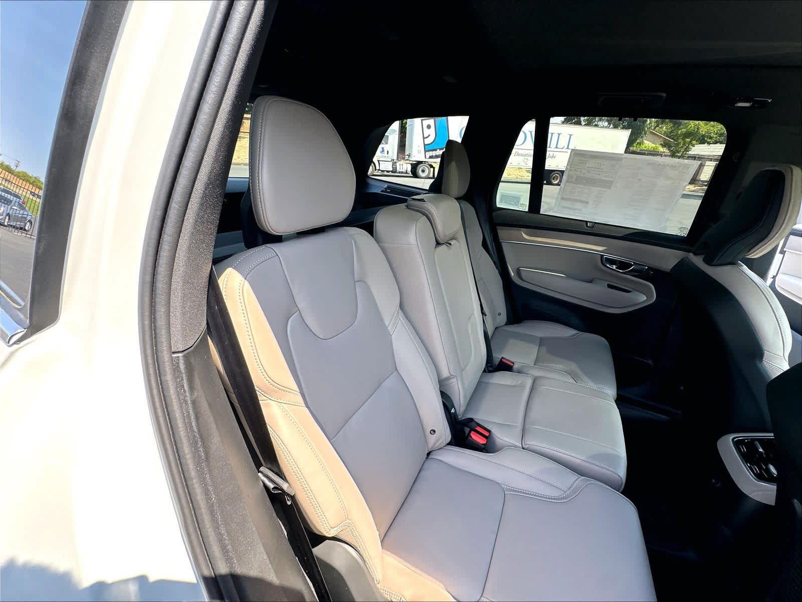 New 2026 Volvo XC90 T8 Ultra w/ Protection Package AWD/4WD image 27