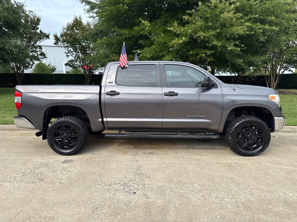 Used 2016 Toyota Tundra SR5 w/ SR5 Upgrade Package RWD image 2
