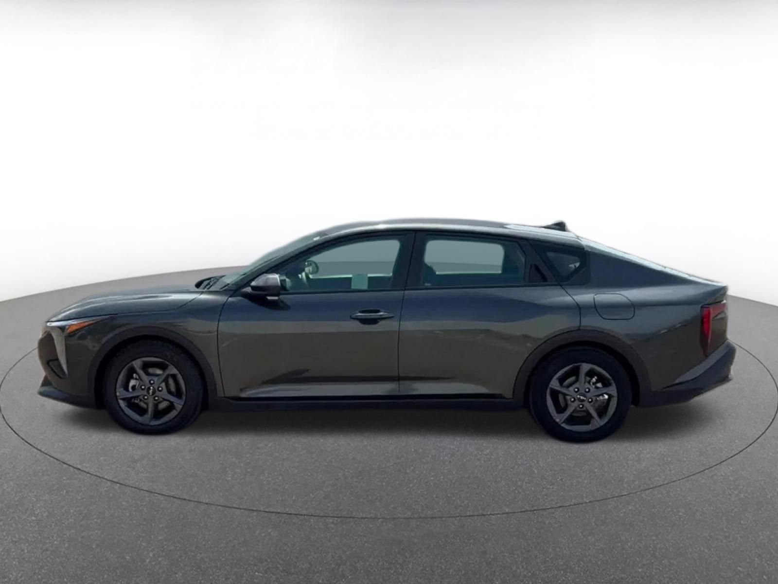 Used 2025 Kia K4 LXS image 9