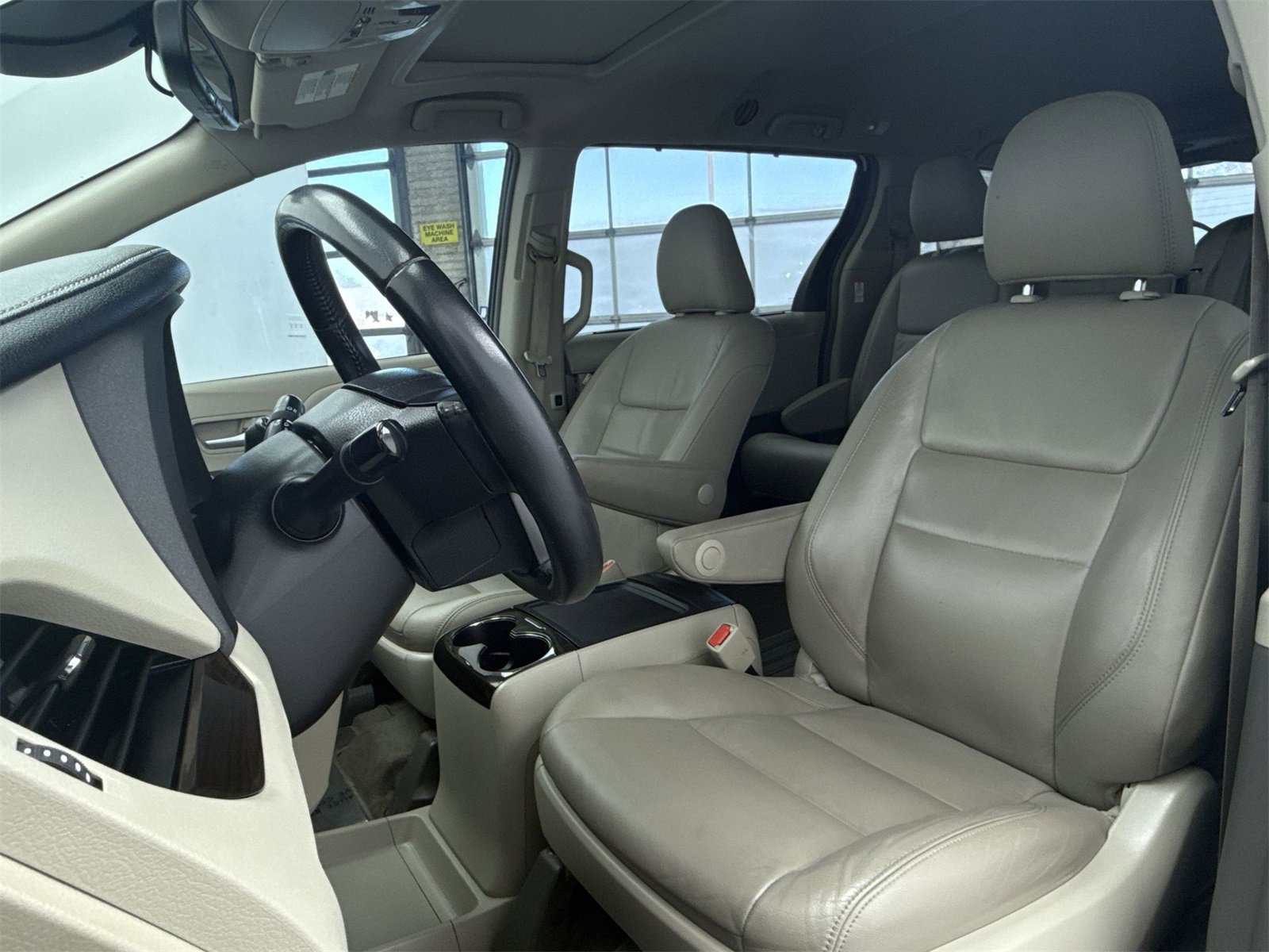 Used 2018 Toyota Sienna XLE w/ XLE Navigation Package image 10