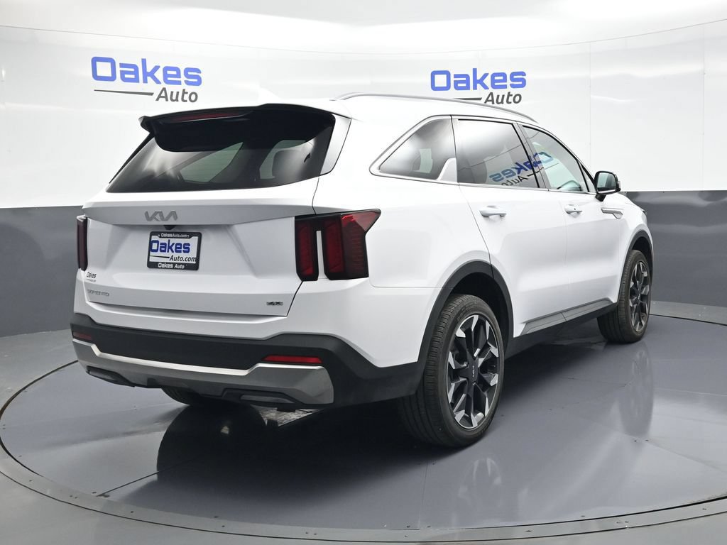 Certified 2026 Kia Sorento EX AWD/4WD image 7