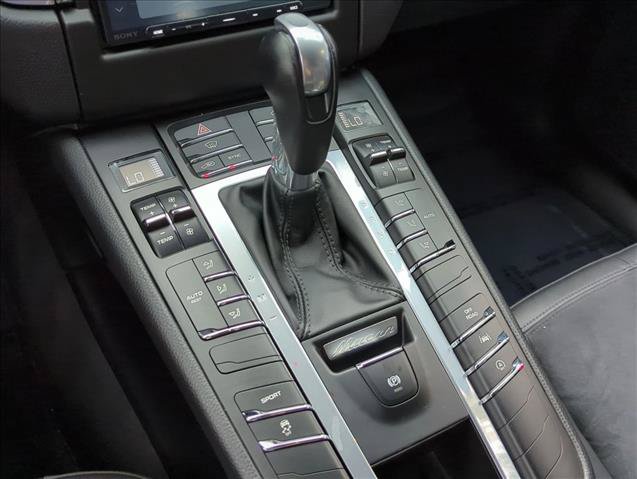 Used 2018 Porsche Macan AWD/4WD image 12
