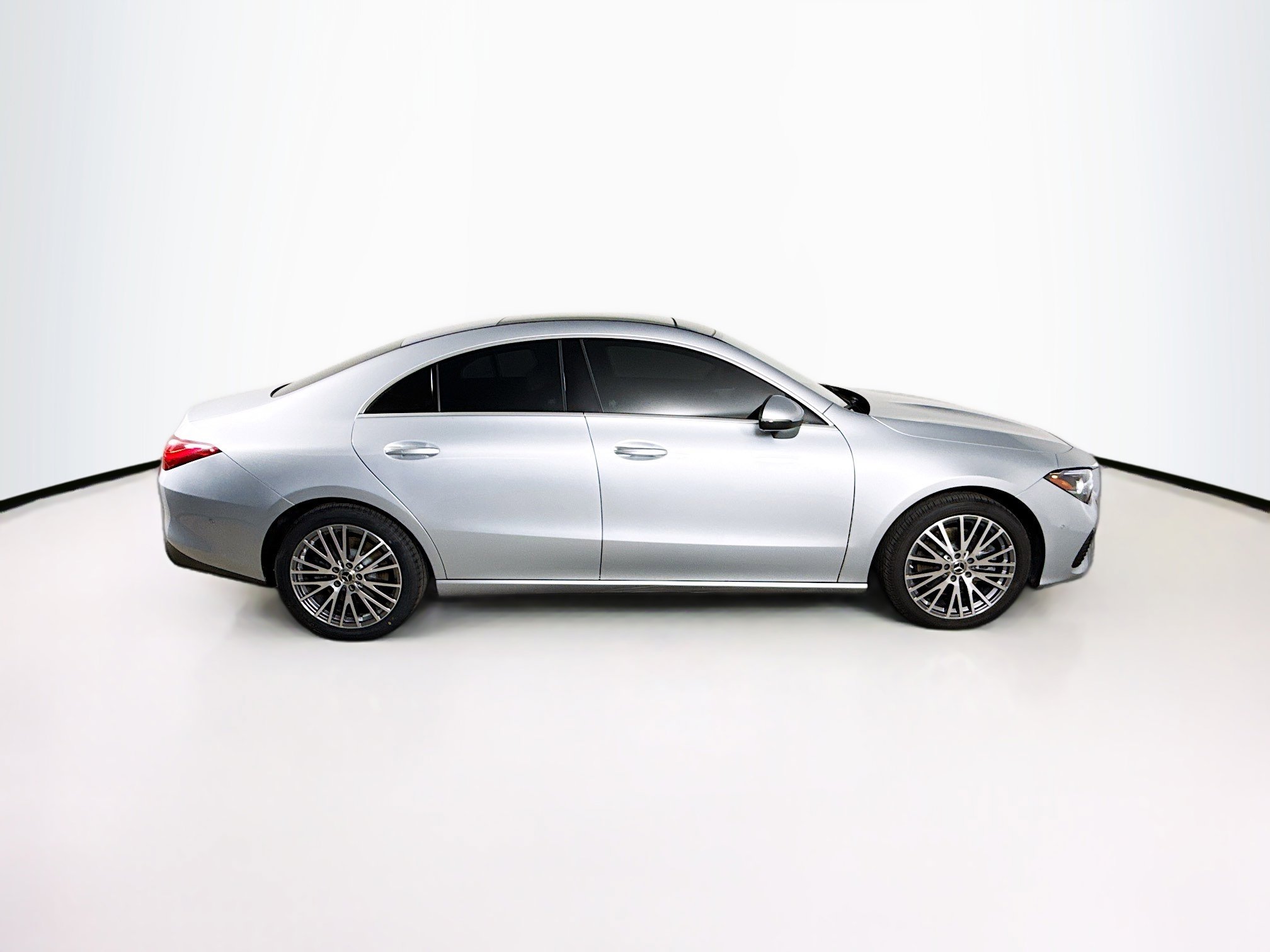 Used 2025 Mercedes-Benz CLA 250 4MATIC image 2