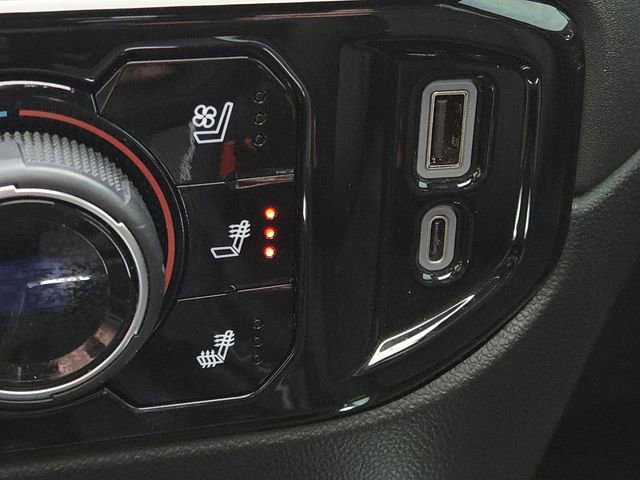 Used 2024 Chevrolet Silverado 1500 High Country w/ High Country Premium Package image 8