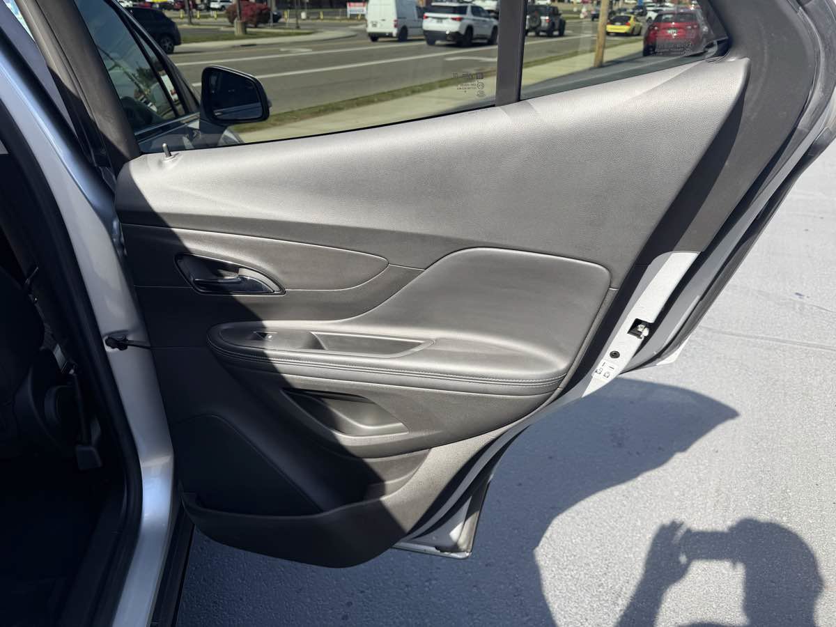 Used 2019 Buick Encore Preferred FWD image 17