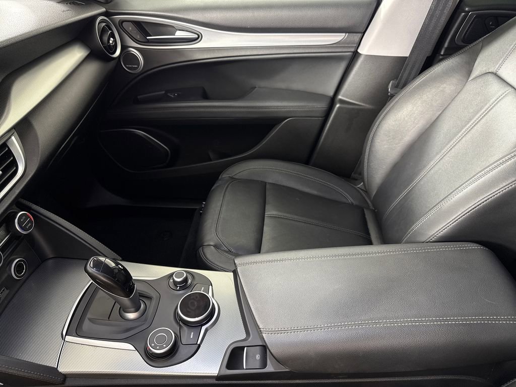 Used 2018 Alfa Romeo Stelvio Sport w/ Quick Order Package 22J Sport image 19