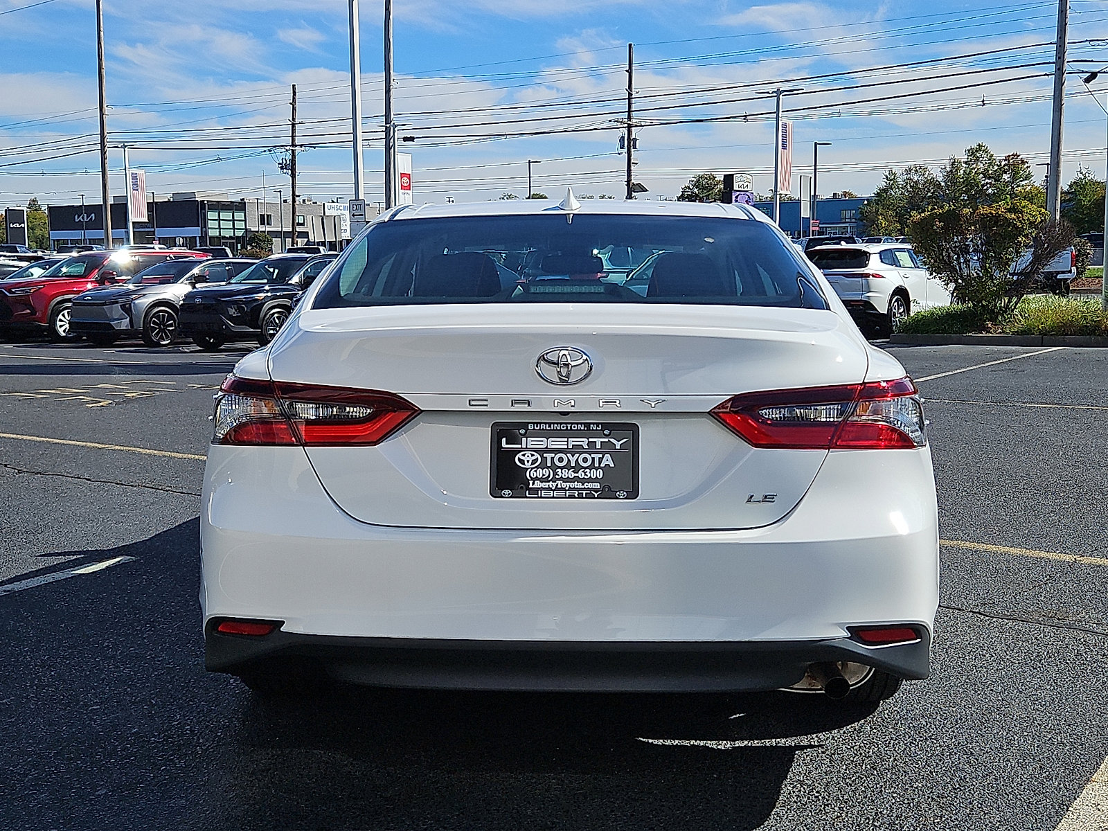 Used 2024 Toyota Camry LE w/ Convenience Package FWD image 5