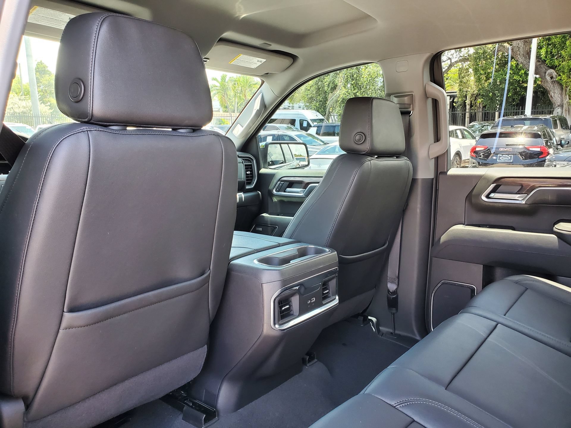 Used 2025 GMC Sierra 1500 SLT w/ SLT Premium Package RWD image 10