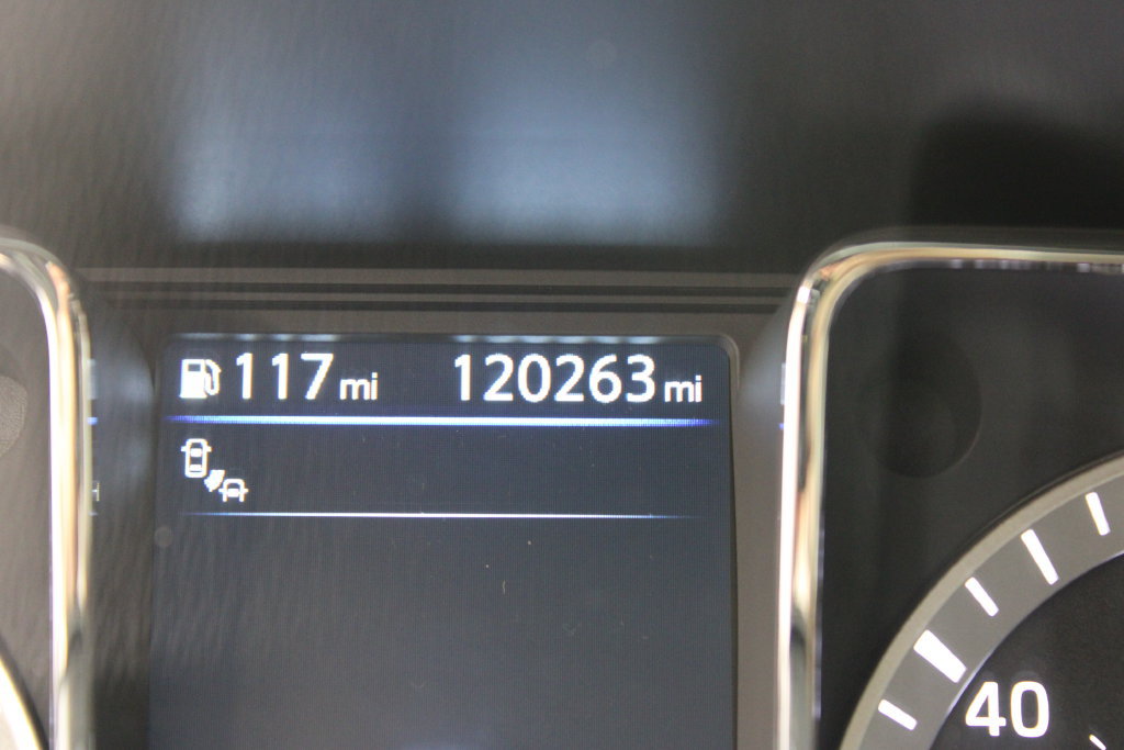 Used 2019 Nissan Titan SV w/ SV Convenience Package AWD/4WD image 11