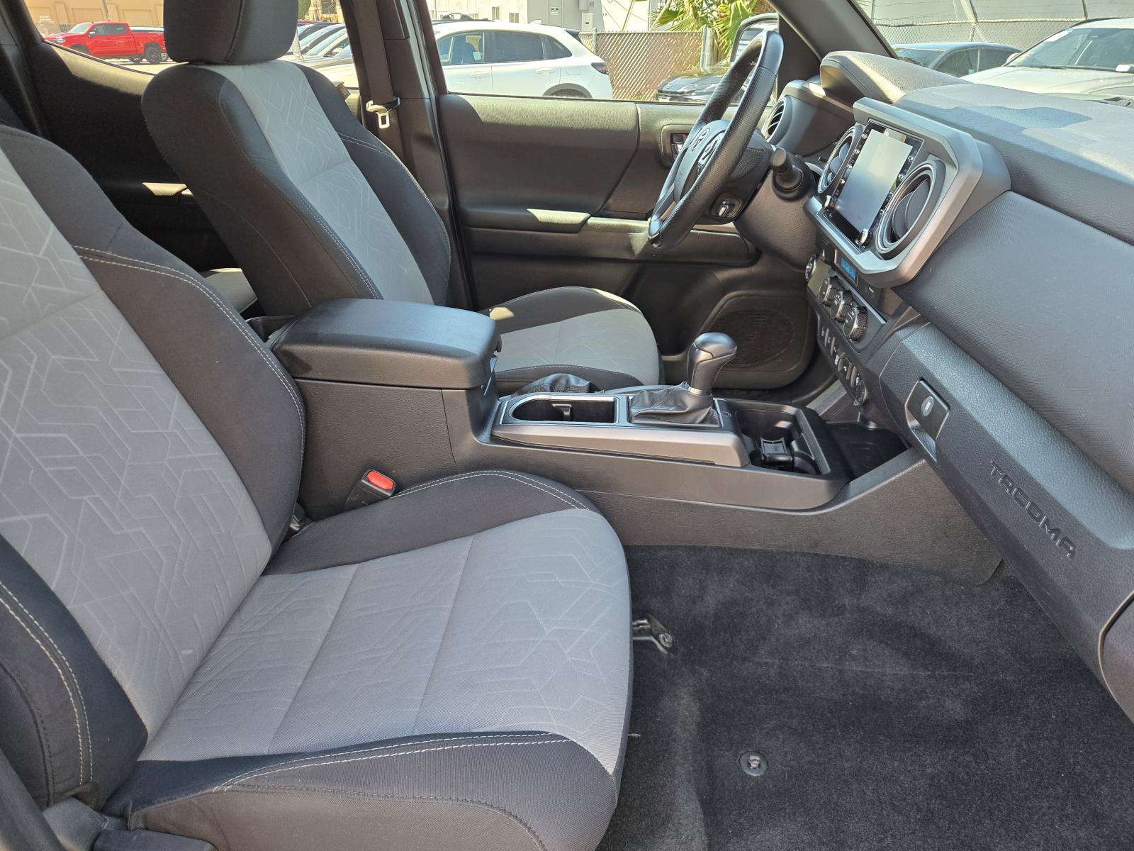Used 2022 Toyota Tacoma TRD Off-Road w/ Technology Package RWD image 28