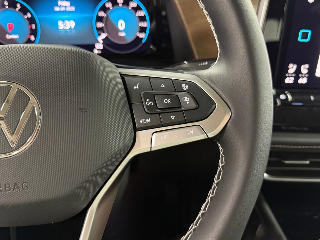 New 2026 Volkswagen Atlas SE image 14