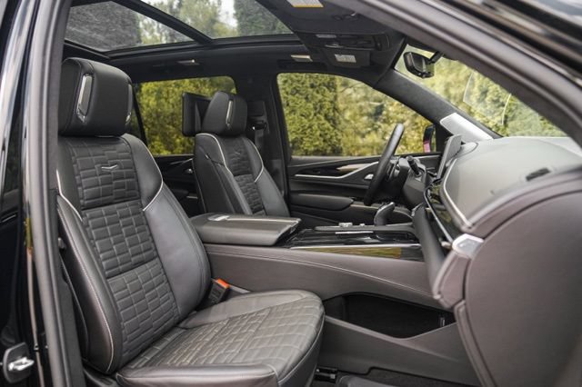 Used 2024 Cadillac Escalade ESV V w/ LPO, Floor Liner Package AWD/4WD image 53