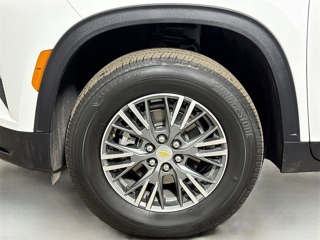 Certified 2025 Chevrolet Traverse LT image 30