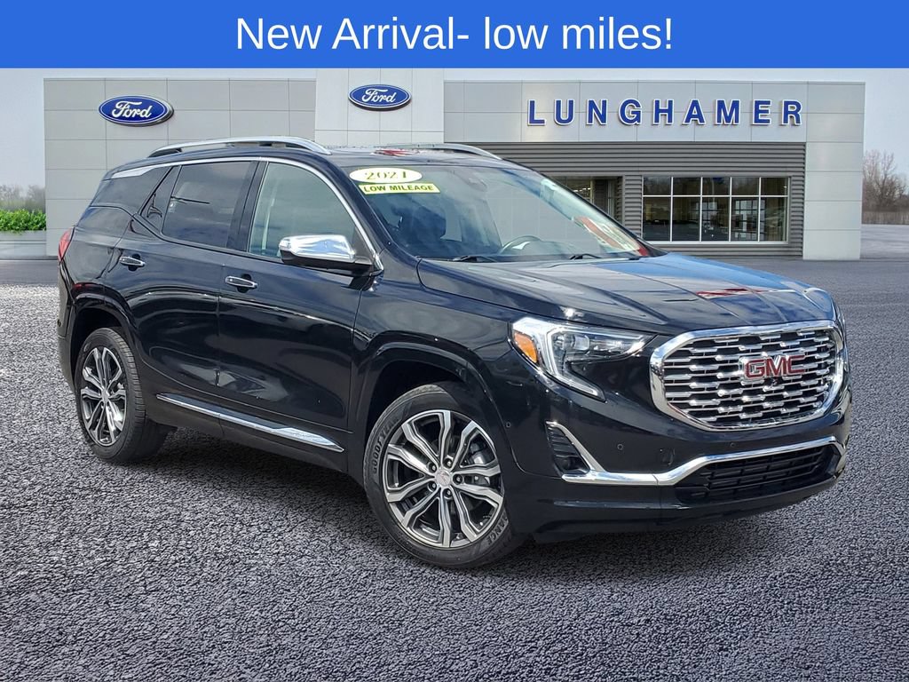 Used 2021 GMC Terrain Denali w/ Denali Premium Package AWD/4WD image 1