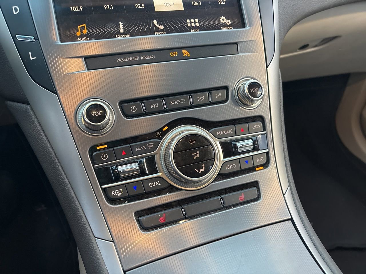 Used 2019 Lincoln MKZ Premiere image 17