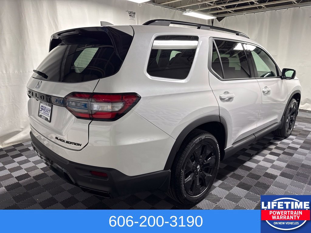 New 2026 Honda Pilot Black Edition image 7