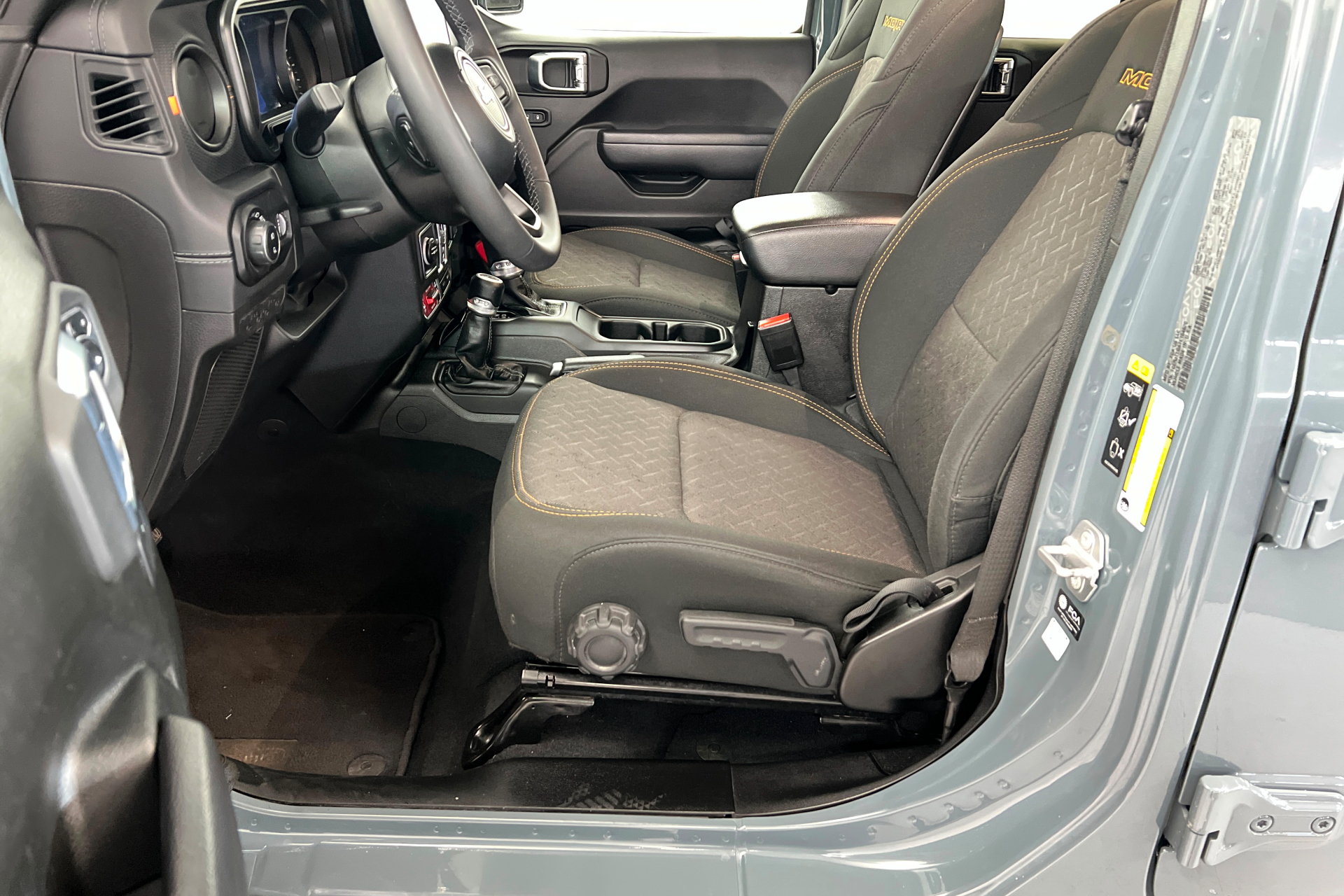 Certified 2026 Jeep Gladiator Mojave AWD/4WD image 17