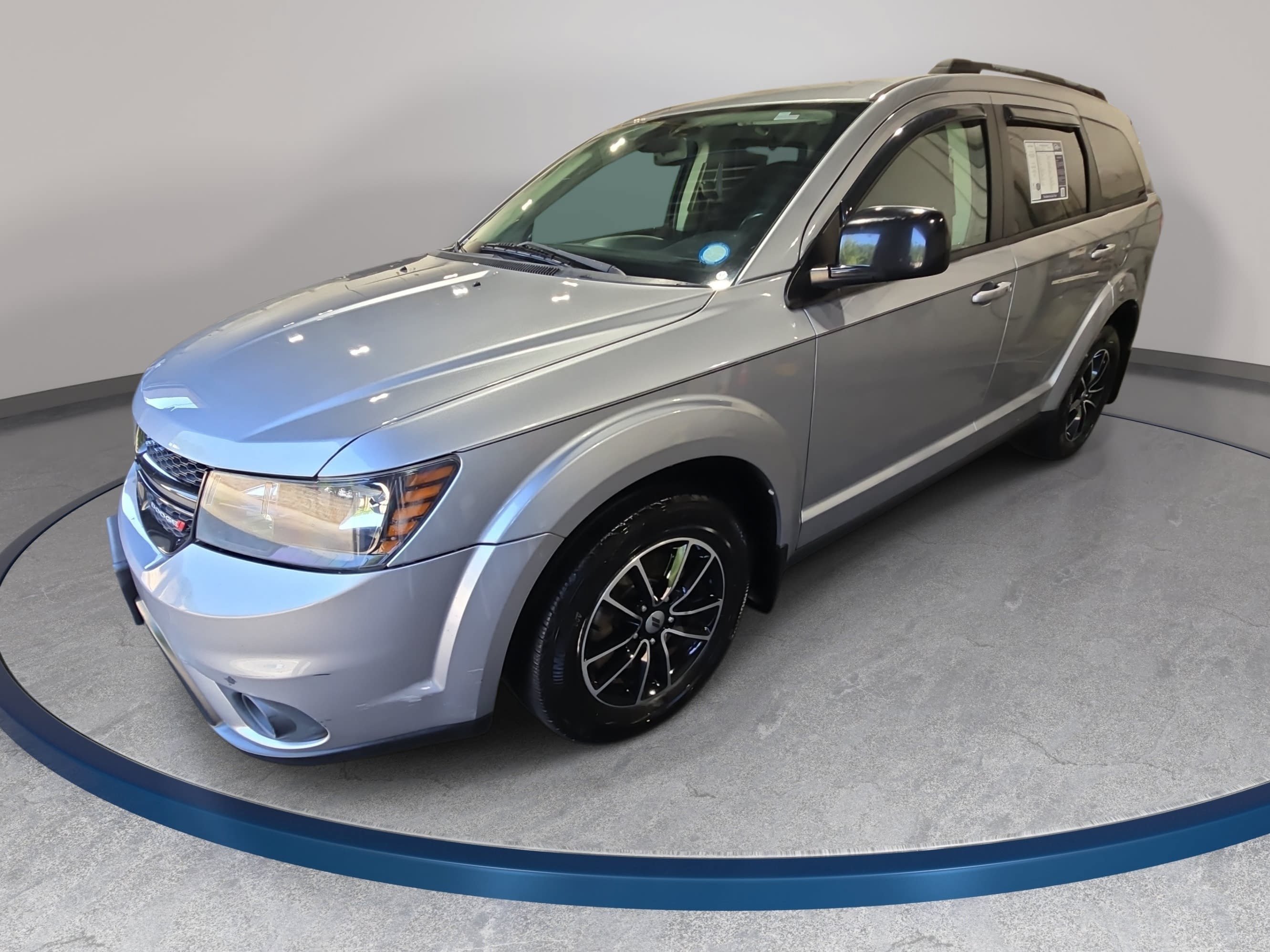 Used 2018 Dodge Journey SXT w/ Connectivity Group FWD image 1