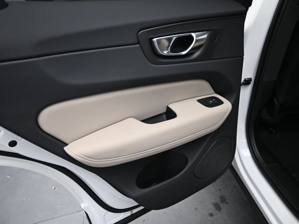 New 2026 Volvo XC60 B5 Core AWD/4WD image 27