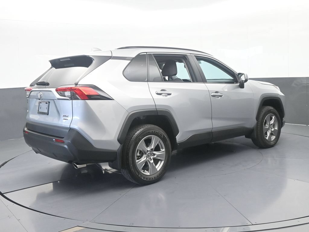 Used 2025 Toyota RAV4 XLE AWD/4WD image 6
