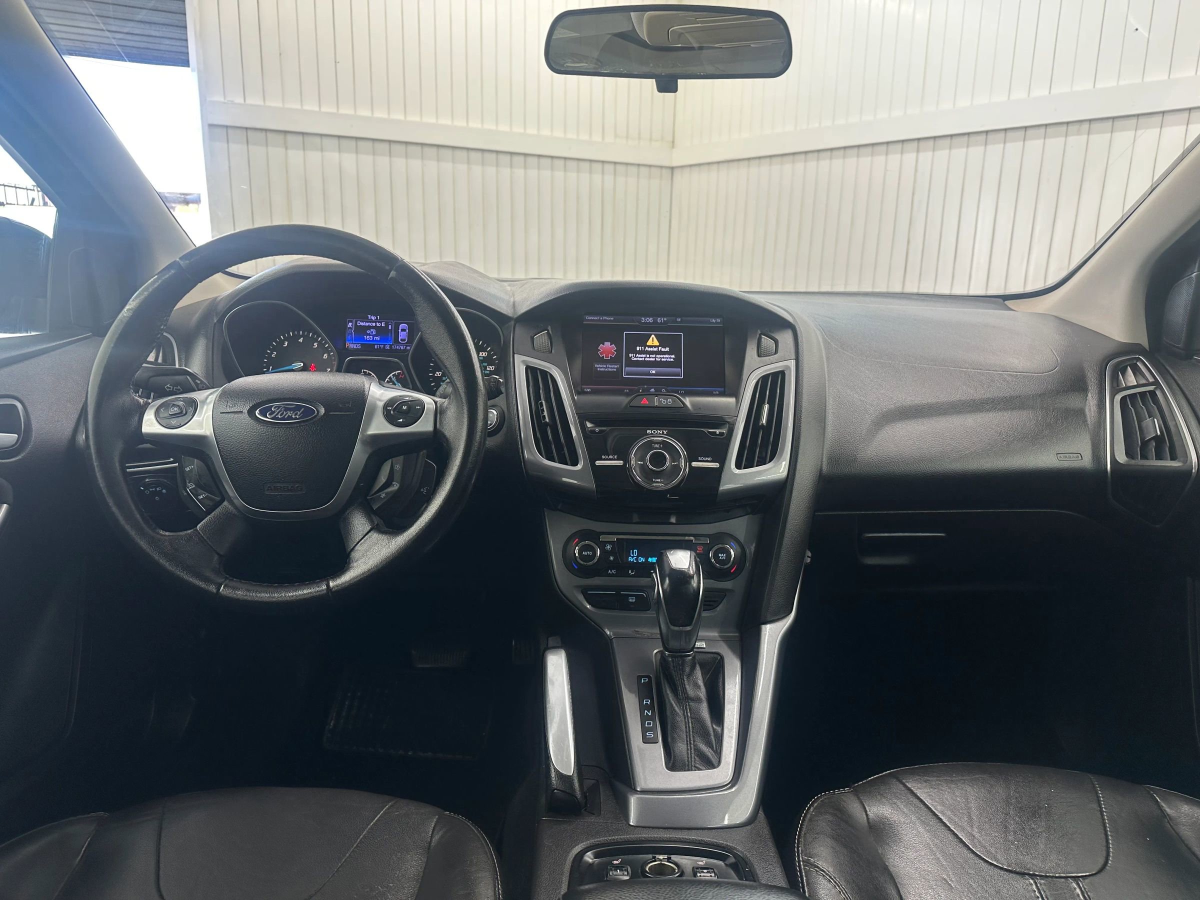 Used 2013 Ford Focus Titanium w/ Titanium Handling Pkg FWD image 16
