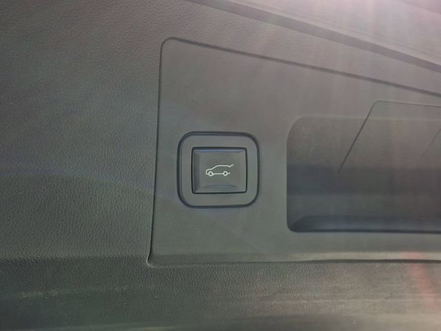 Used 2018 Cadillac XT5 Premium Luxury FWD image 32