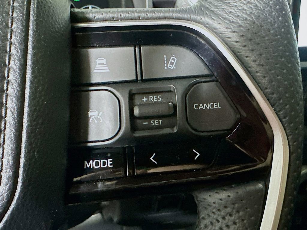 Used 2023 Toyota Sequoia Platinum AWD/4WD image 25