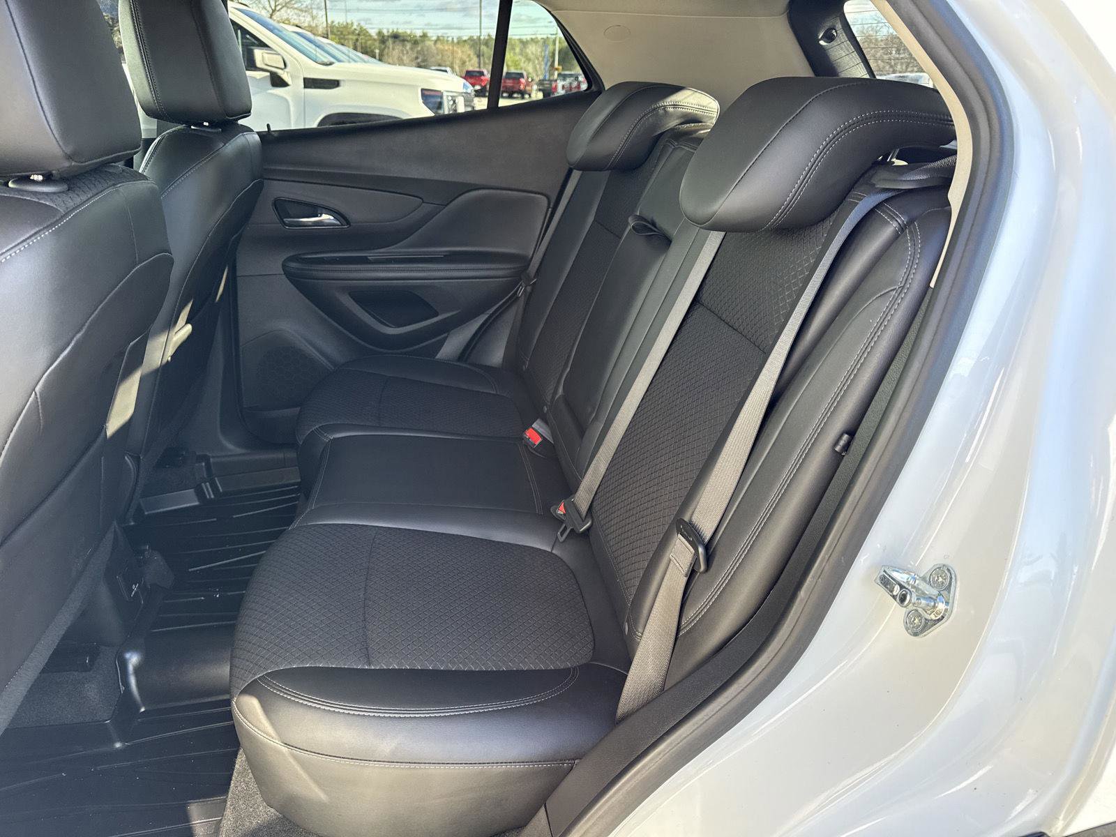 Used 2022 Buick Encore Preferred w/ Safety Package image 19