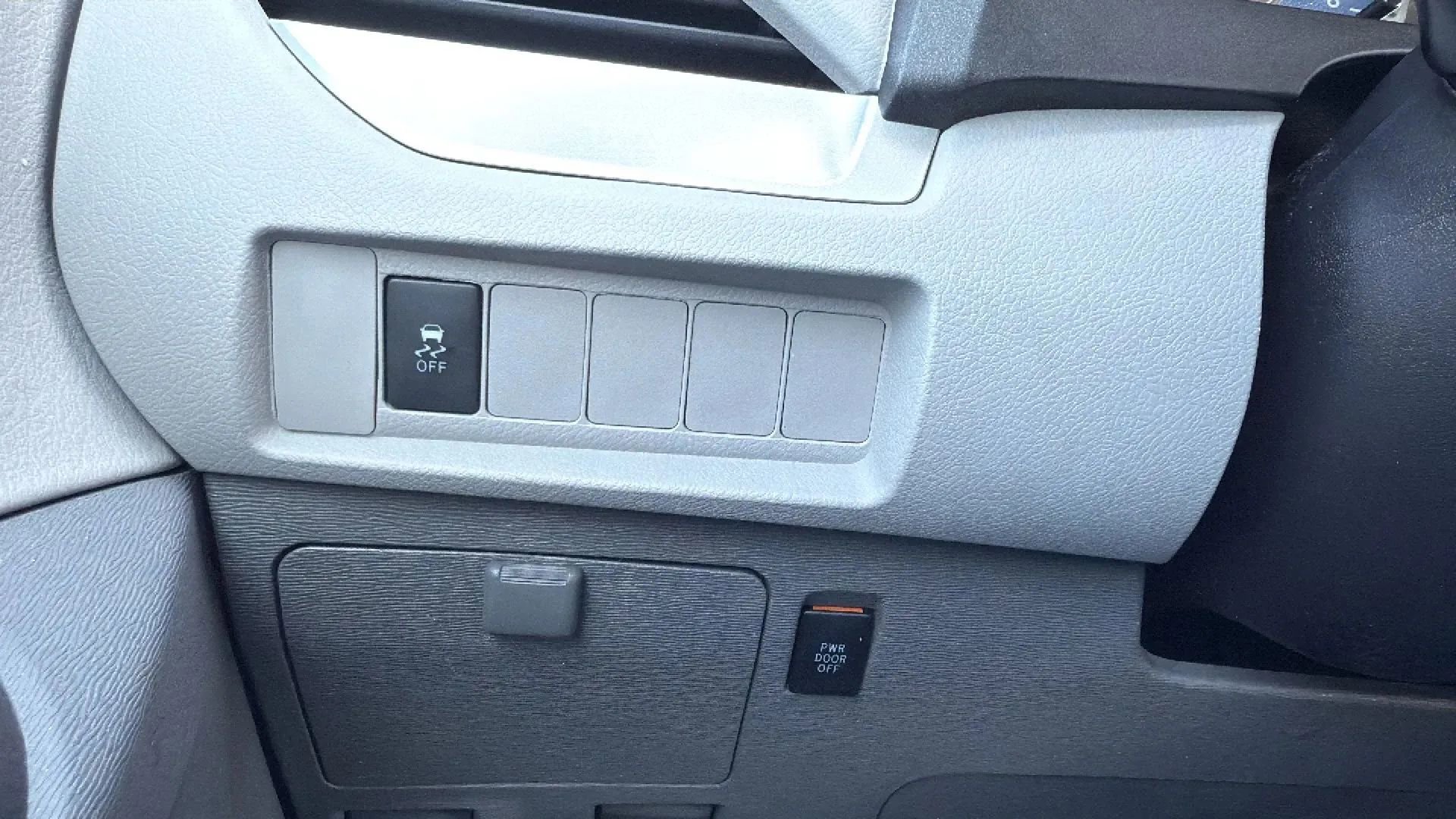 Used 2020 Toyota Sienna LE FWD image 15