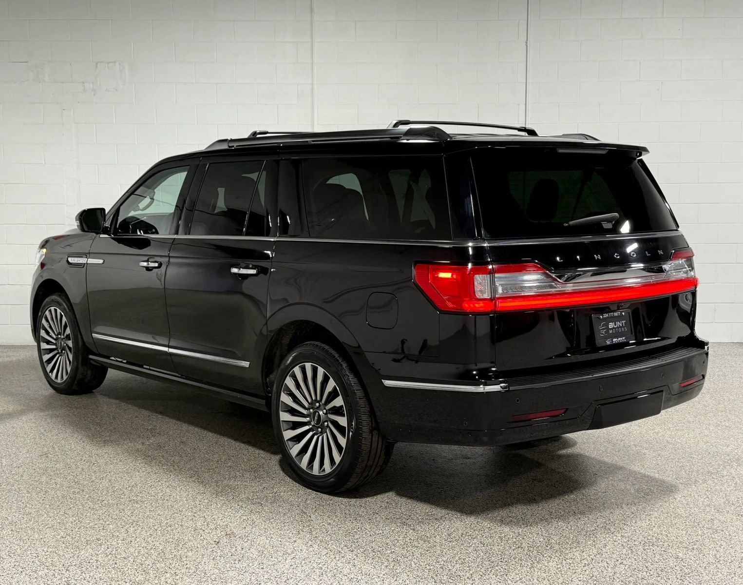 Used 2019 Lincoln Navigator L Reserve AWD/4WD image 7
