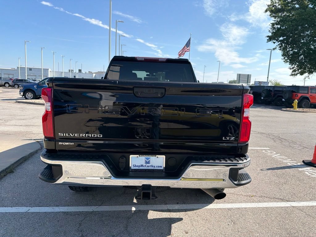 Used 2022 Chevrolet Silverado 2500 LTZ w/ Safety Package AWD/4WD image 4