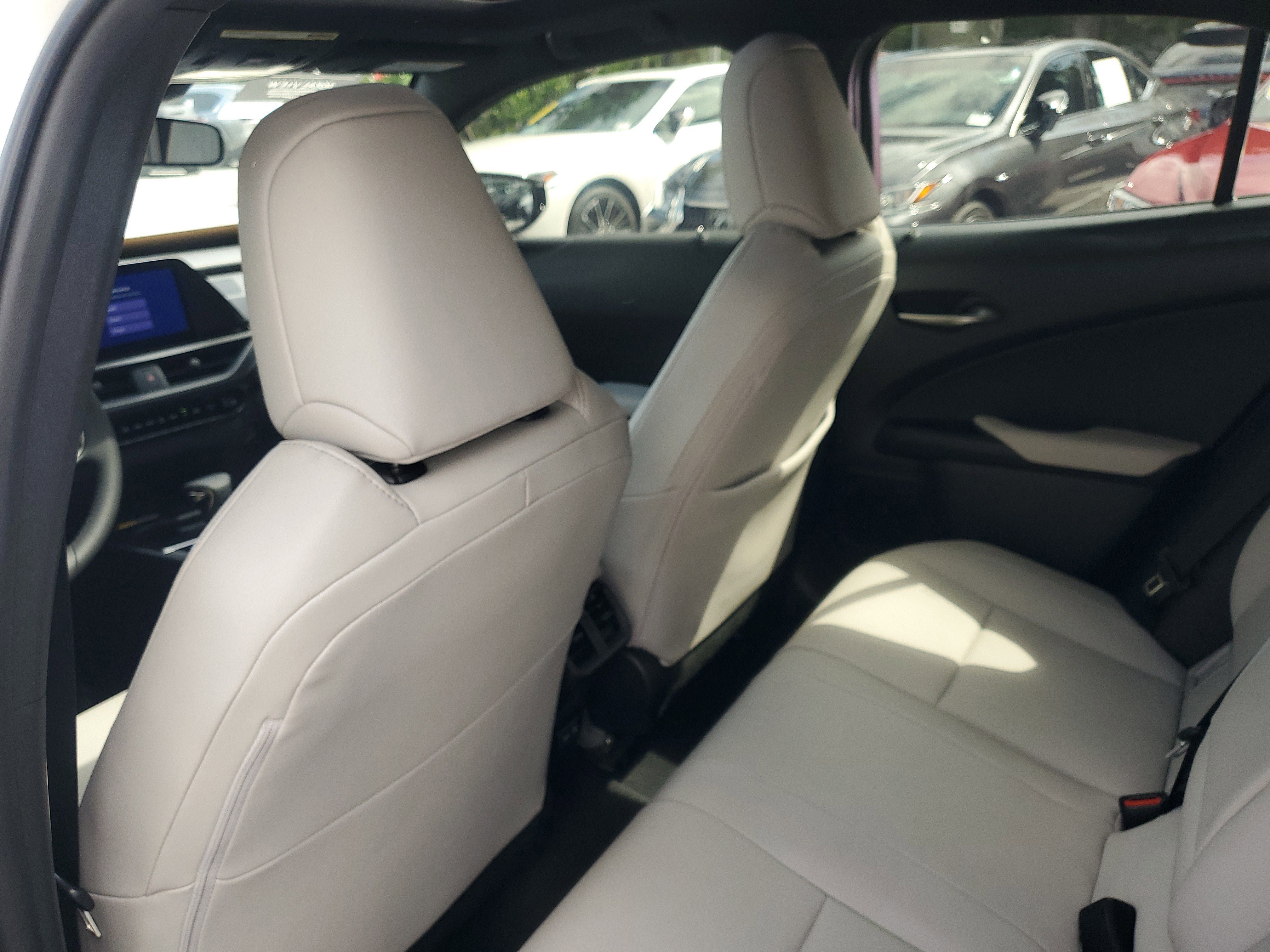 Certified 2024 Lexus UX 250h FWD image 11