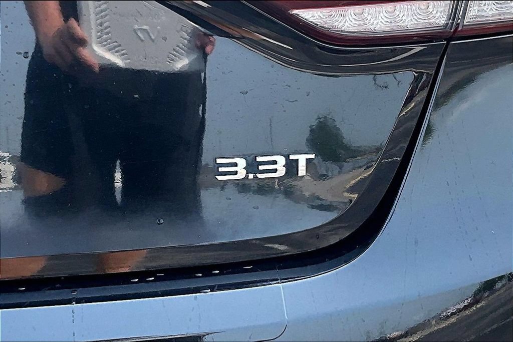 Used 2018 Genesis G80 3.3T Sport RWD image 8