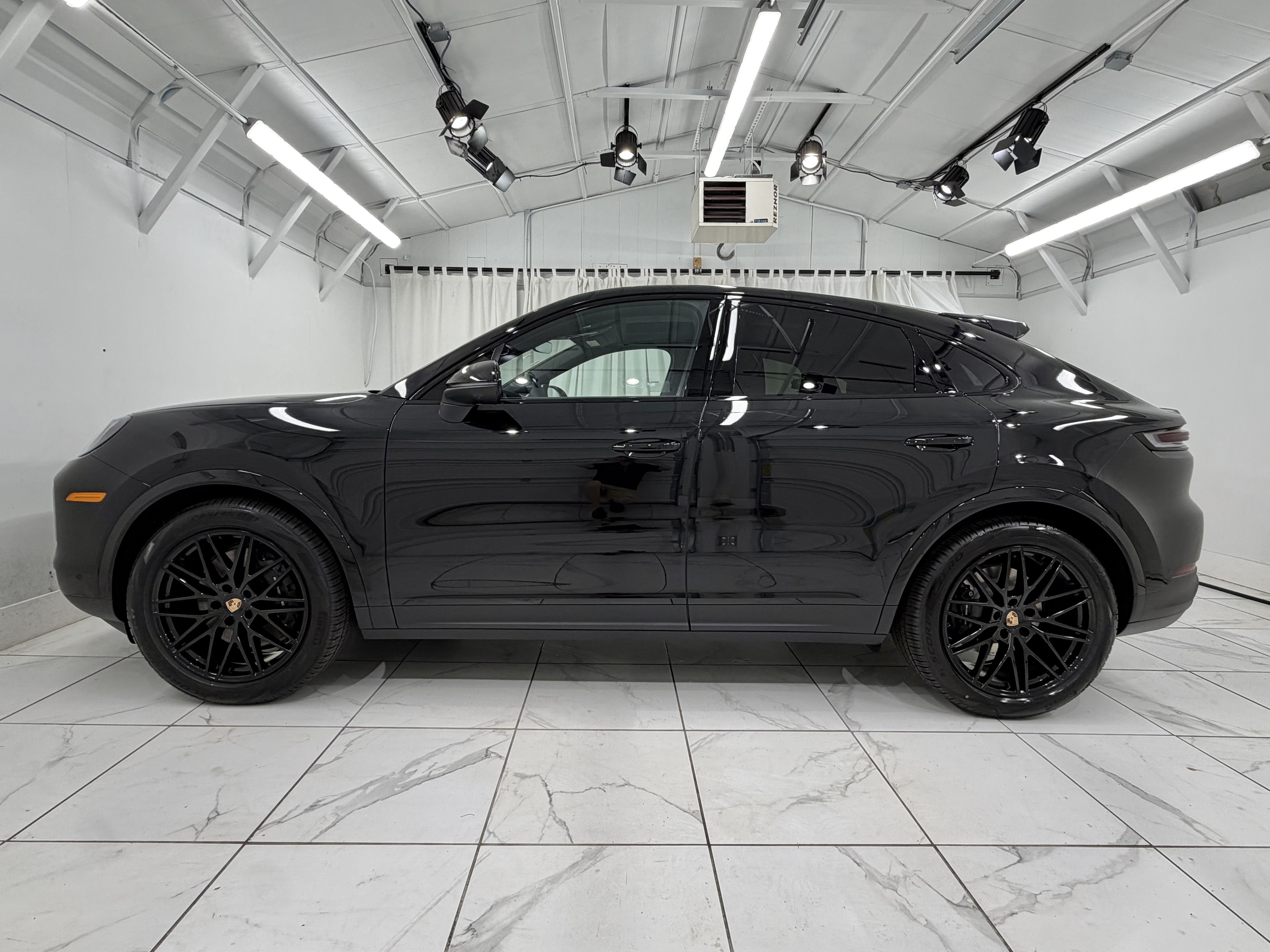 New 2026 Porsche Cayenne Coupe AWD/4WD image 15