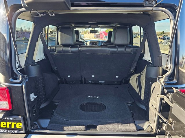 Used 2015 Jeep Wrangler Unlimited Sahara w/ Max Tow Package image 33