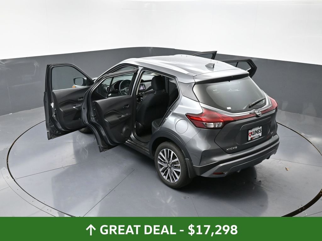 Used 2024 Nissan Kicks SV image 61