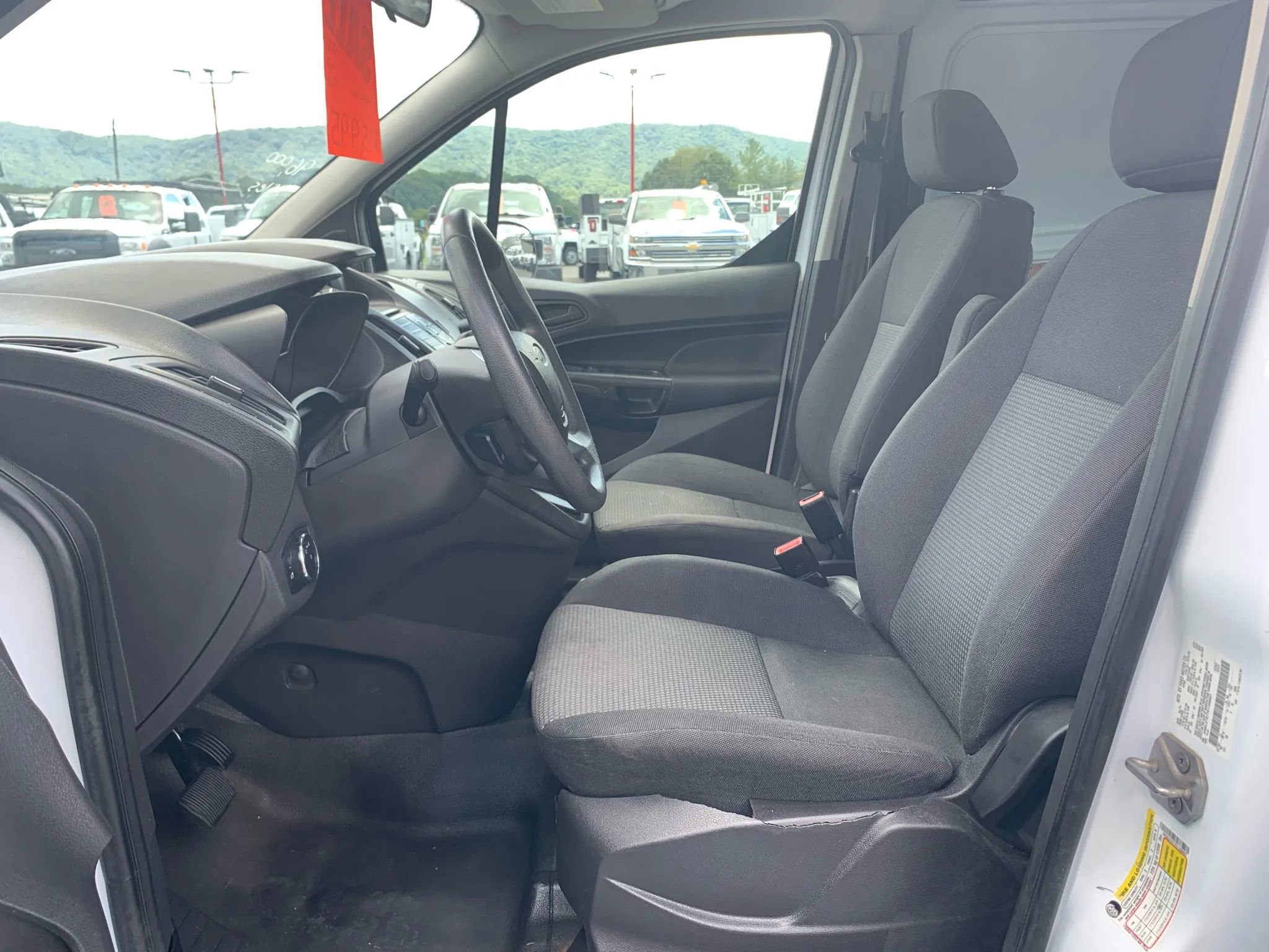 Used 2014 Ford Transit Connect XL image 9