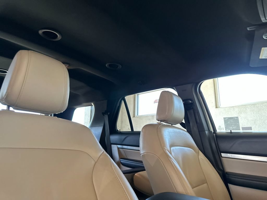 Used 2018 Ford Explorer XLT w/ Equipment Group 202A FWD image 17