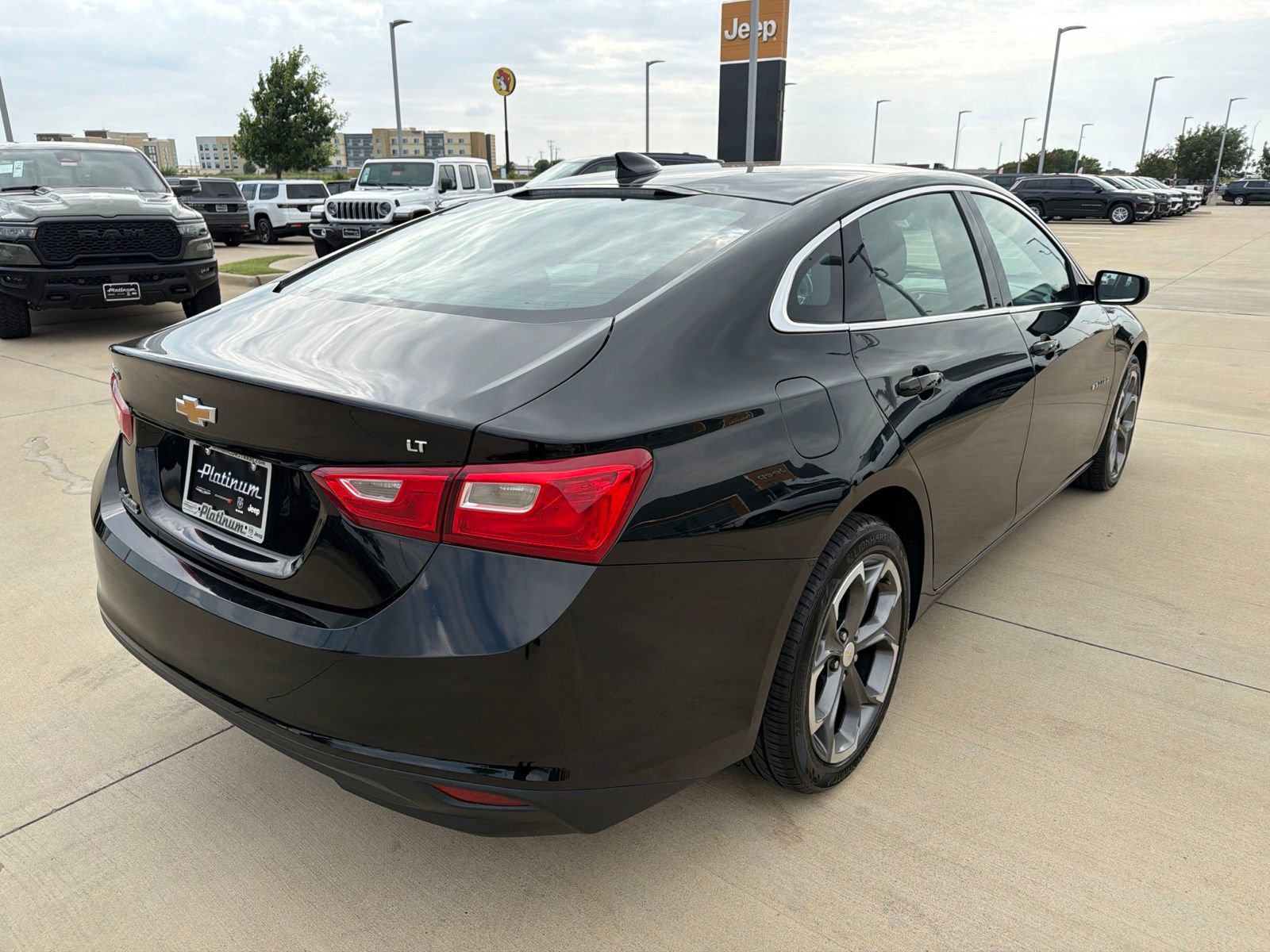 Used 2023 Chevrolet Malibu LT FWD image 5
