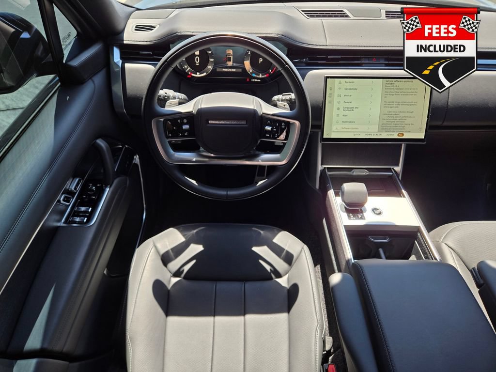 Used 2025 Land Rover Range Rover SE AWD/4WD image 16