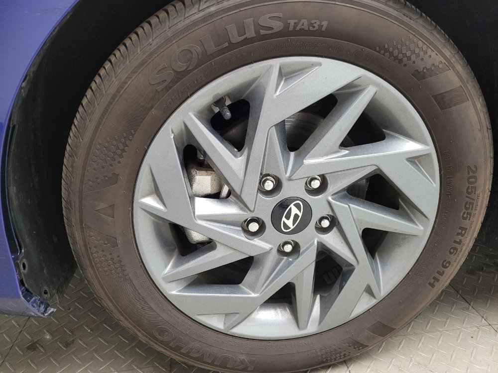 Used 2024 Hyundai Elantra SEL FWD image 31