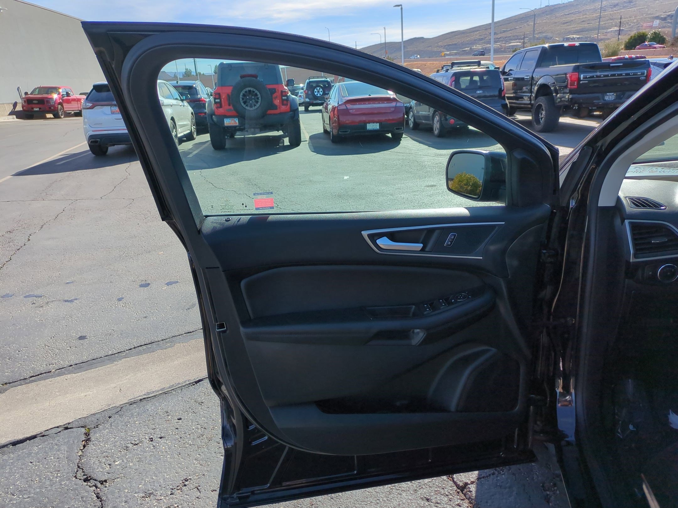 Used 2024 Ford Edge SEL w/ Convenience Package image 12