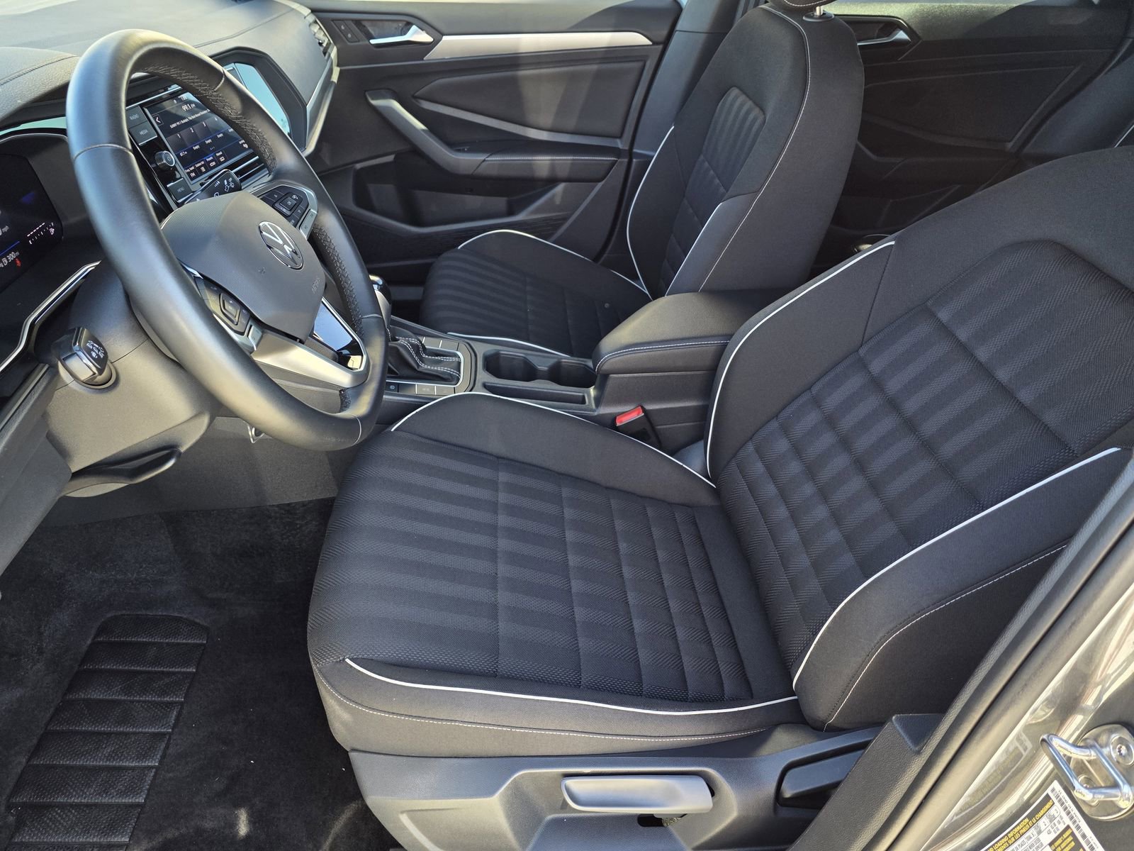 Used 2024 Volkswagen Jetta Sport image 13