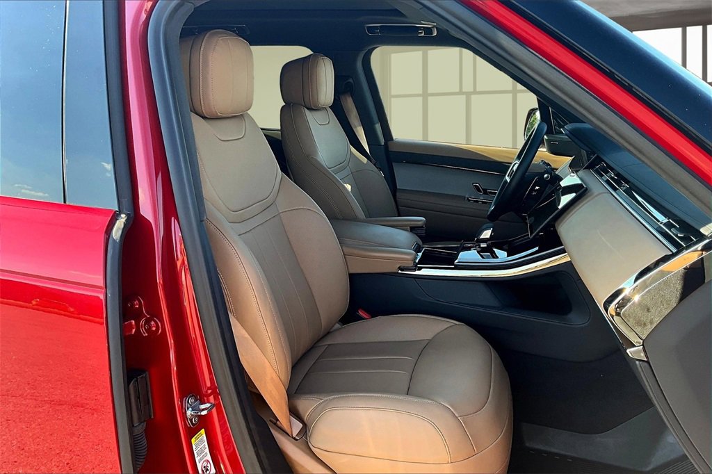 Certified 2025 Land Rover Range Rover Sport SE image 7