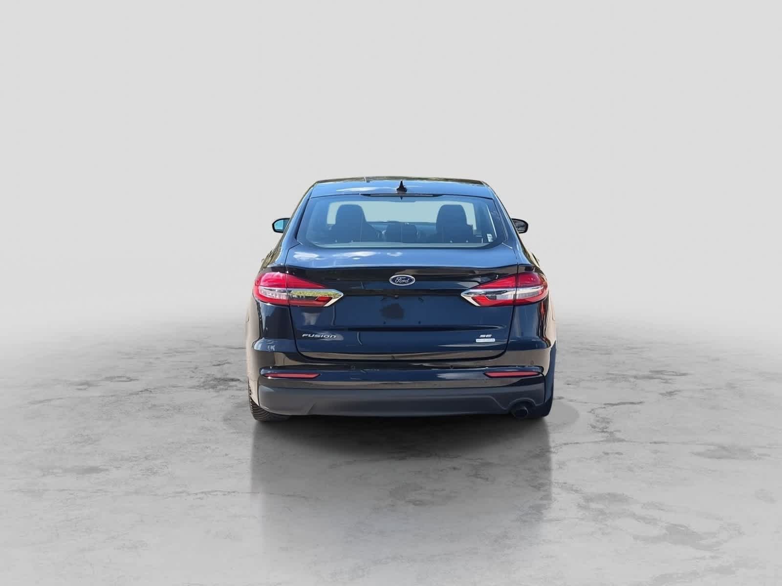 Used 2019 Ford Fusion SE FWD image 7