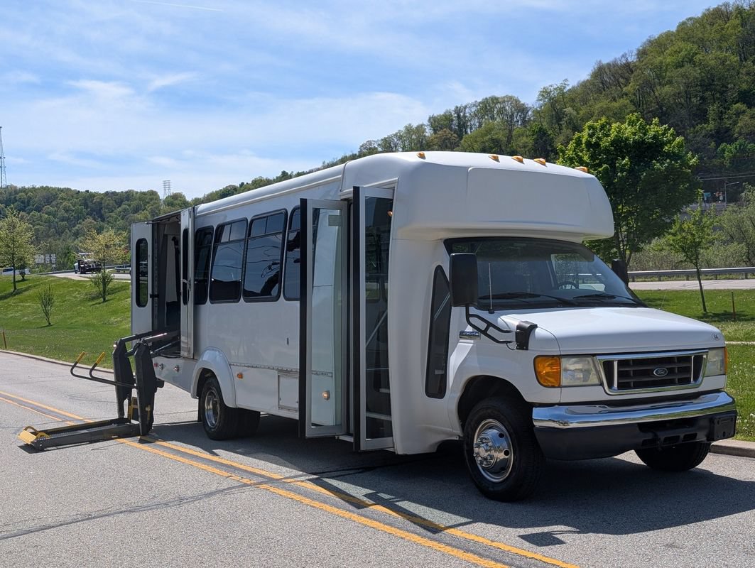 Used 2007 Ford E-450 and Econoline 450 RWD image 4